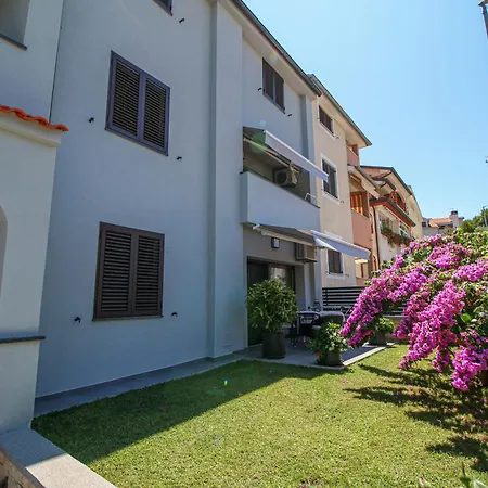 Mila 아파트 로비니