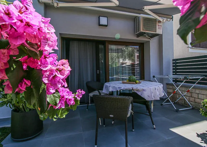 Mila 아파트 로비니