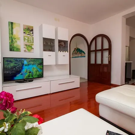 Mila Apartment *
